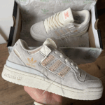 Scarpe Da Ginnastica Adidas Originals Forum Beige Pelle scamosciata e tessuti-stile e comfort