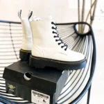 Dr. Martens Jadon valkoiset / mustat saappaat-Naisten nahka soljella