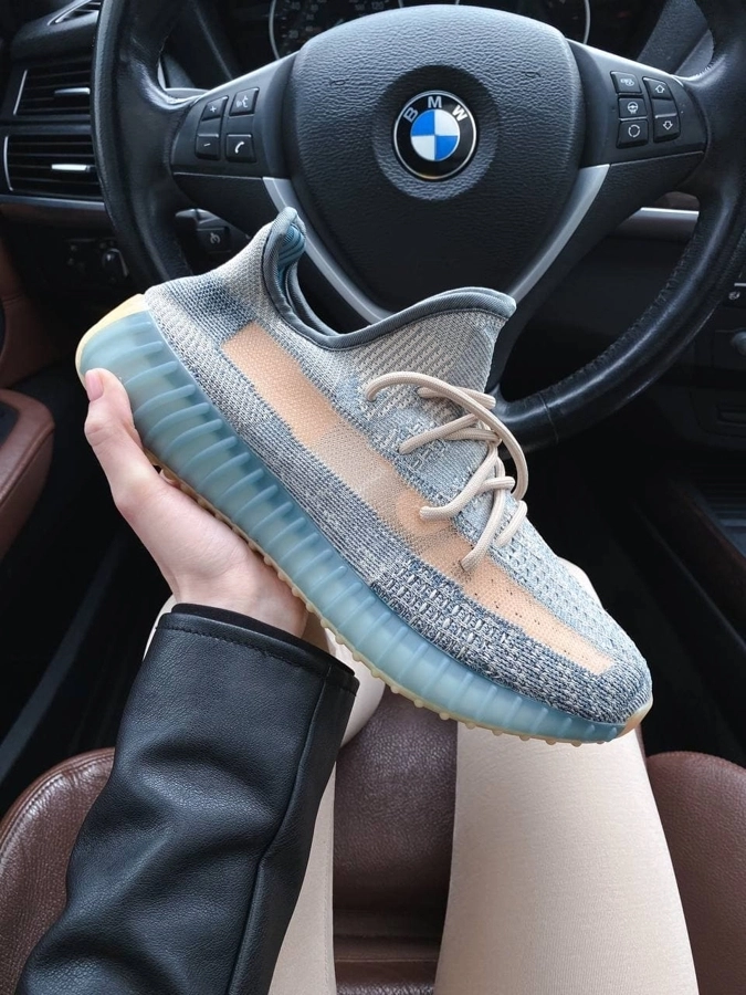 0575ad1a-7576-43e8-a025-6f8580e8ad0f Кросівки 350 V2 Ash Blue — стильні текстильні кросівки для кожного дня - Bild 1