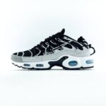 Nike Air Max Plus Lace Toggle Musta harmaa lenkkarit-nahka ja tekstiilit