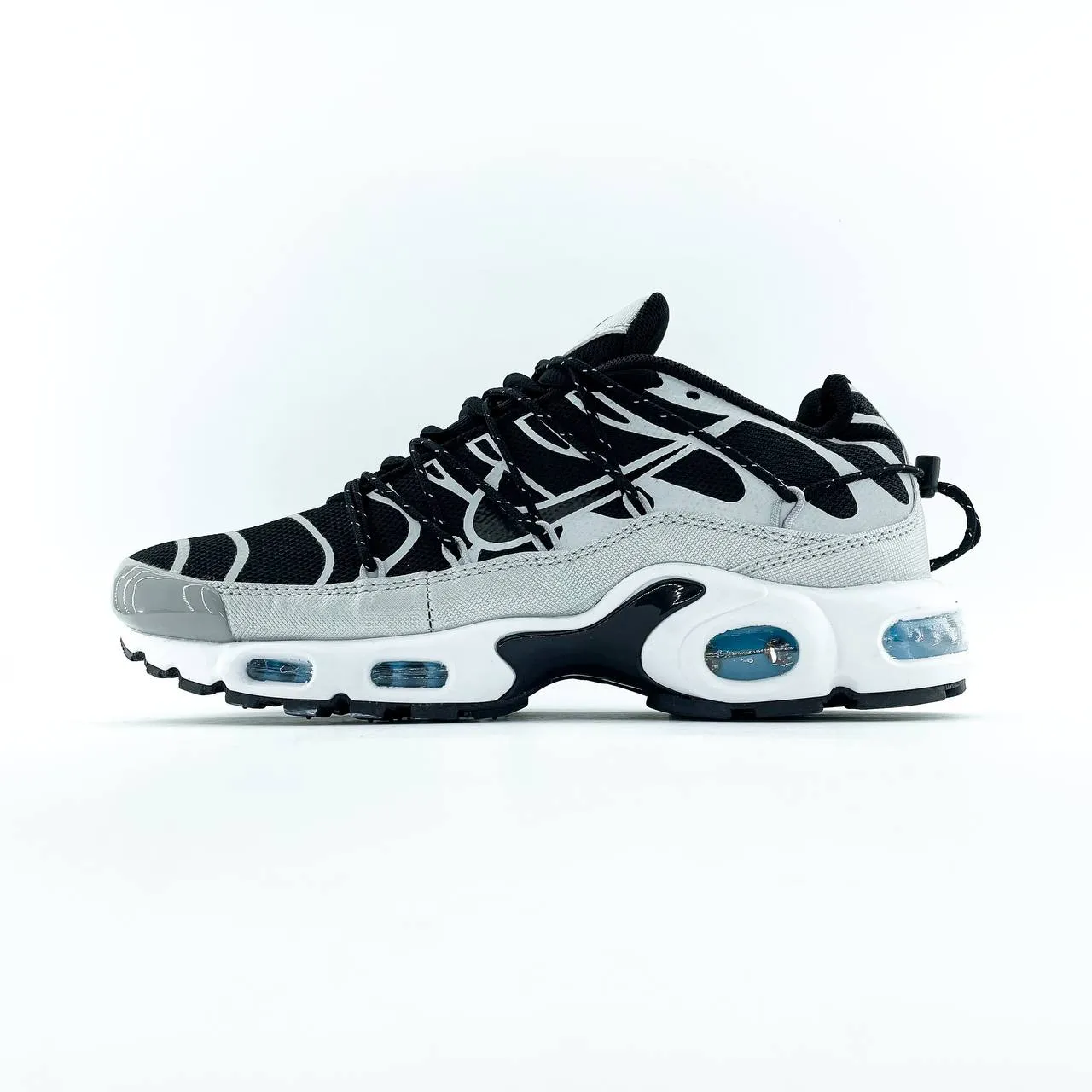 Кросівки Nike Air Max Plus Lace Toggle Black Grey — шкіра та текстиль - Зображення 1