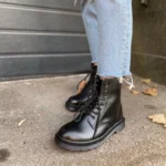 Чоботи Classic Black шкіряні для стильного та зручного носіння