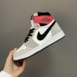 AIR JORDAN RETRO 1 Grey / Red - baskets homme en cuir et daim