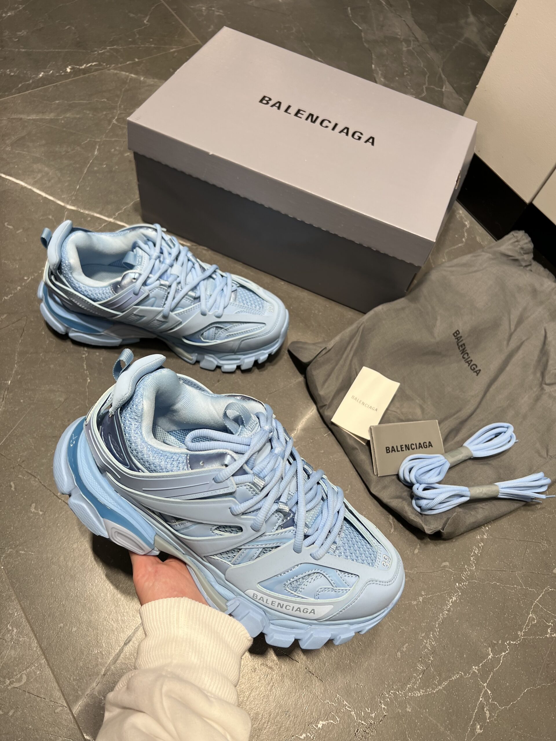 19510f8b-e08e-450d-87f9-f2b0f6249940 Кросівки Balenciaga Track Blue чоловічі — шкіряні, стильні, преміум - Bild 1