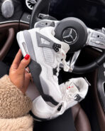 Sneakers Air Jordan 4 Retro Cement Bianco Grigio in pelle e pelliccia - immagine 2