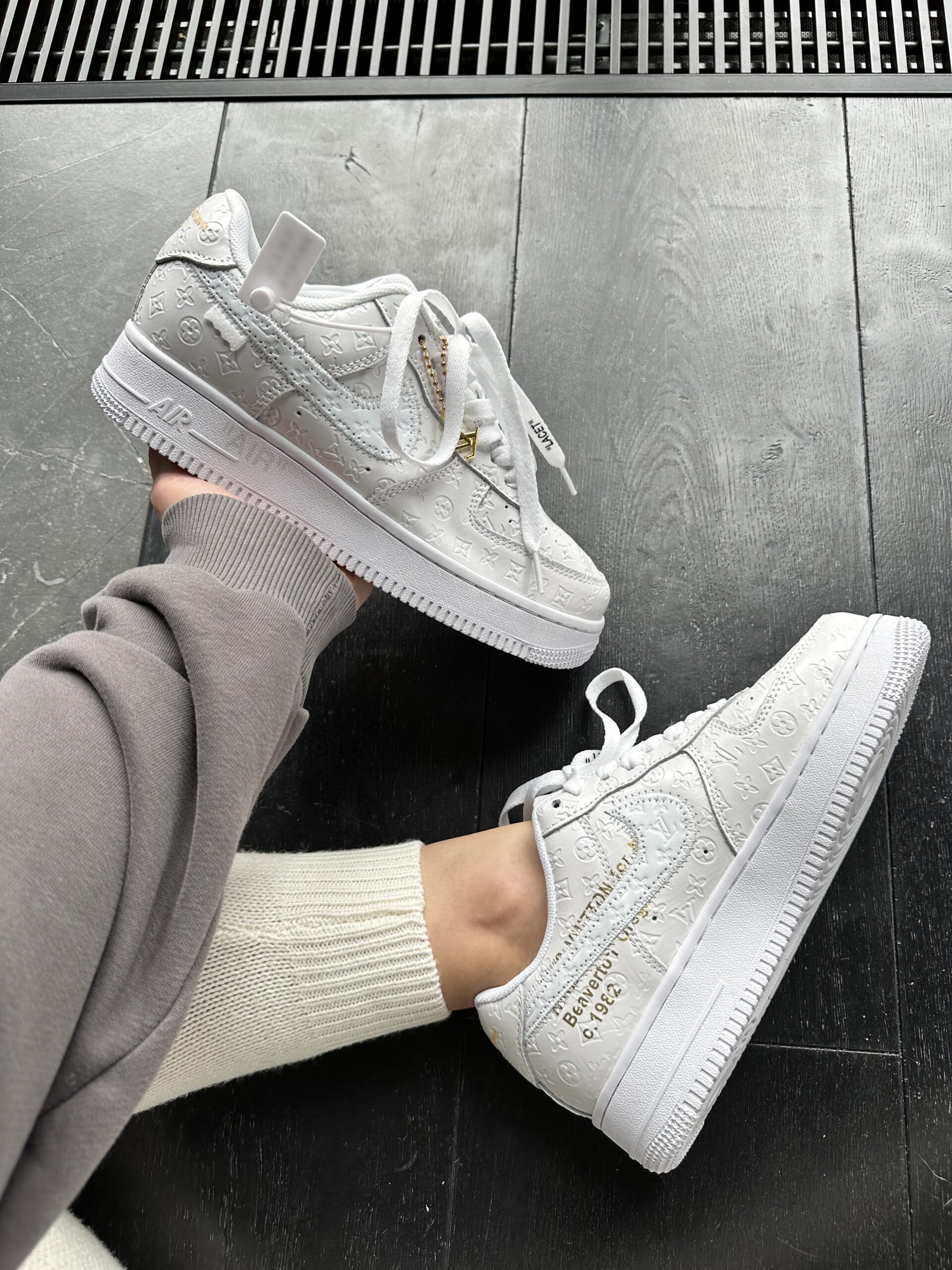 1b0b9eba-bbe1-4896-8586-f6e0ef67d4b7 Nike Air Force 1 x Louis Vuitton kožené tenisky-styl a Prémiové pohodlí - Obrázek 1
