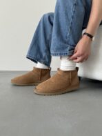 Черевики Ugg Classic Ultra Mini Chestnut зі замші та хутра - Зображення 2