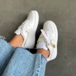 Кеди Nike Air Force 1 07 Essential White Gold — жіночі шкіряні кеди