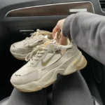 Nike Pro Beige sportbačiai - stilingi odiniai ir tekstiliniai sportbačiai