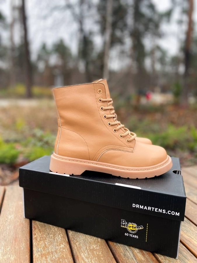 2ac12179-0111-4af4-aca0-d0215889ac6f Чоботи Dr. Martens 1460 Beige Premium з хутром – шкіряні жіночі/чоловічі — изображение 1