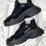 Кросівки Balenciaga Triple S Black замшево-текстильні — стиль та комфорт