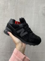 Sneakers NB 574 Black Winter In Pelle scamosciata e pelliccia per il freddo - immagine 2