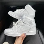Air Jordan all white-elegantní a univerzální