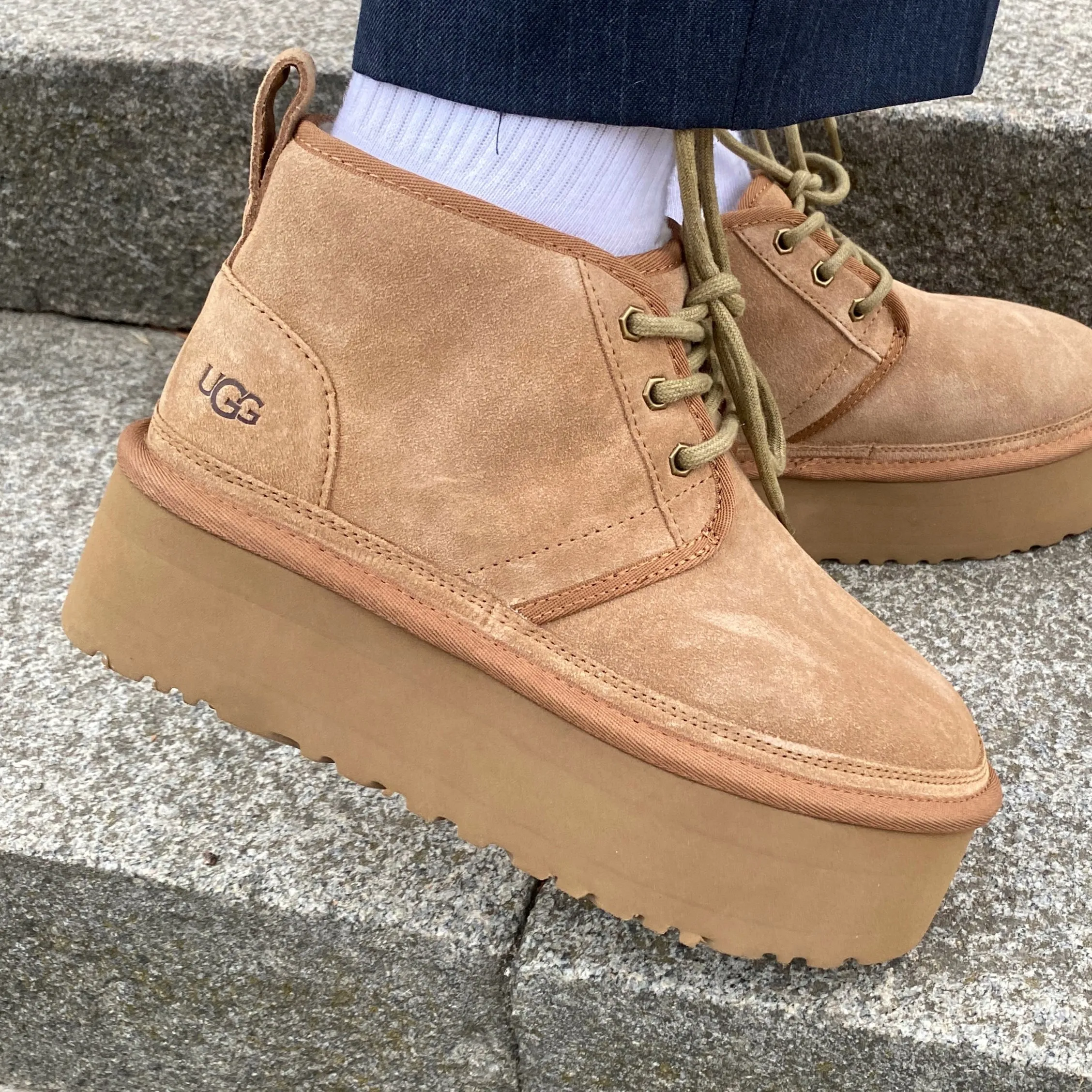 Ugg Neumel Platform Chestnut — чоловічі замшеві черевики на платформі - Зображення 1