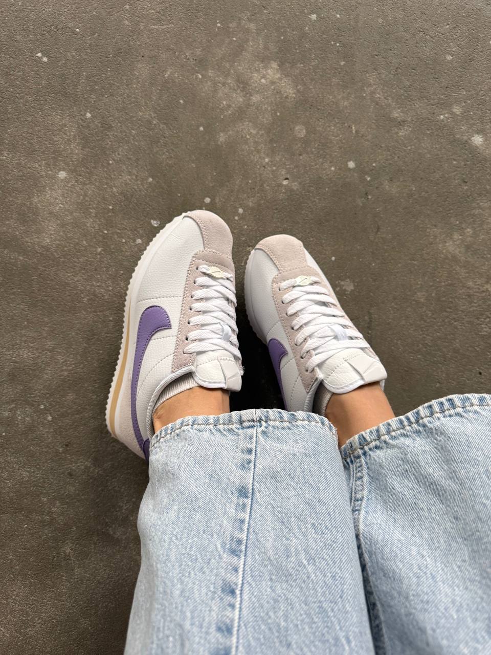 39fc3ff4-5ca6-4116-9af2-9b3b23f46ba0 Кросівки Nike Cortez White Premium — шкіряні та замшеві класичні кросівки - Зображення 1