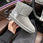 UGG Mini Grey Suede замшеві з хутром та лакованою п’яткою