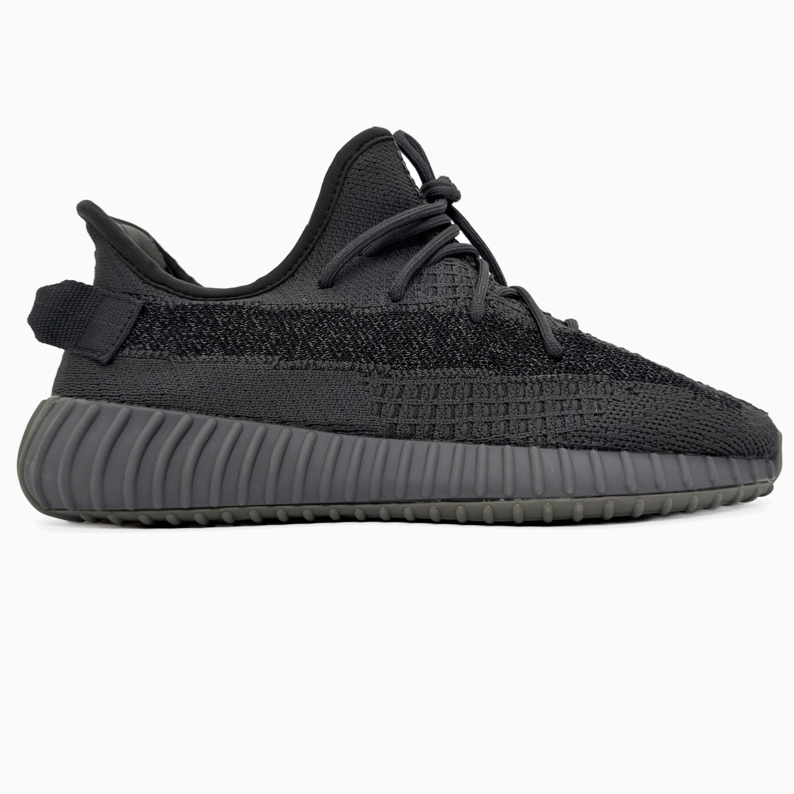 3f56ab9d-b58f-464f-80a1-80ca98c5e485 Adidas Yeezy V2 Black čības - vīriešu tekstila stilīgas čības - Image 1