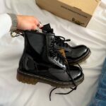 Чоботи Dr. Martens 1460 Patent Black — лаковані шкіряні черевики