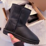 Ugg Classic Short Black Leather-kožené černé krátké boty