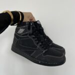 ↓еди Air Jordan 1 augstas OG TS Travis Scott Black Phantom