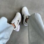 Кросівки Nike Initiator White/Black — стильні чоловічі кросівки для щодня