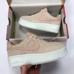Кеди Nike Air Force Sage Pink — замшеві жіночі, стиль та комфорт