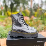 Чоботи Dr.Martens Jadon Galaxy лаковані з застібкою — стильні та міцні