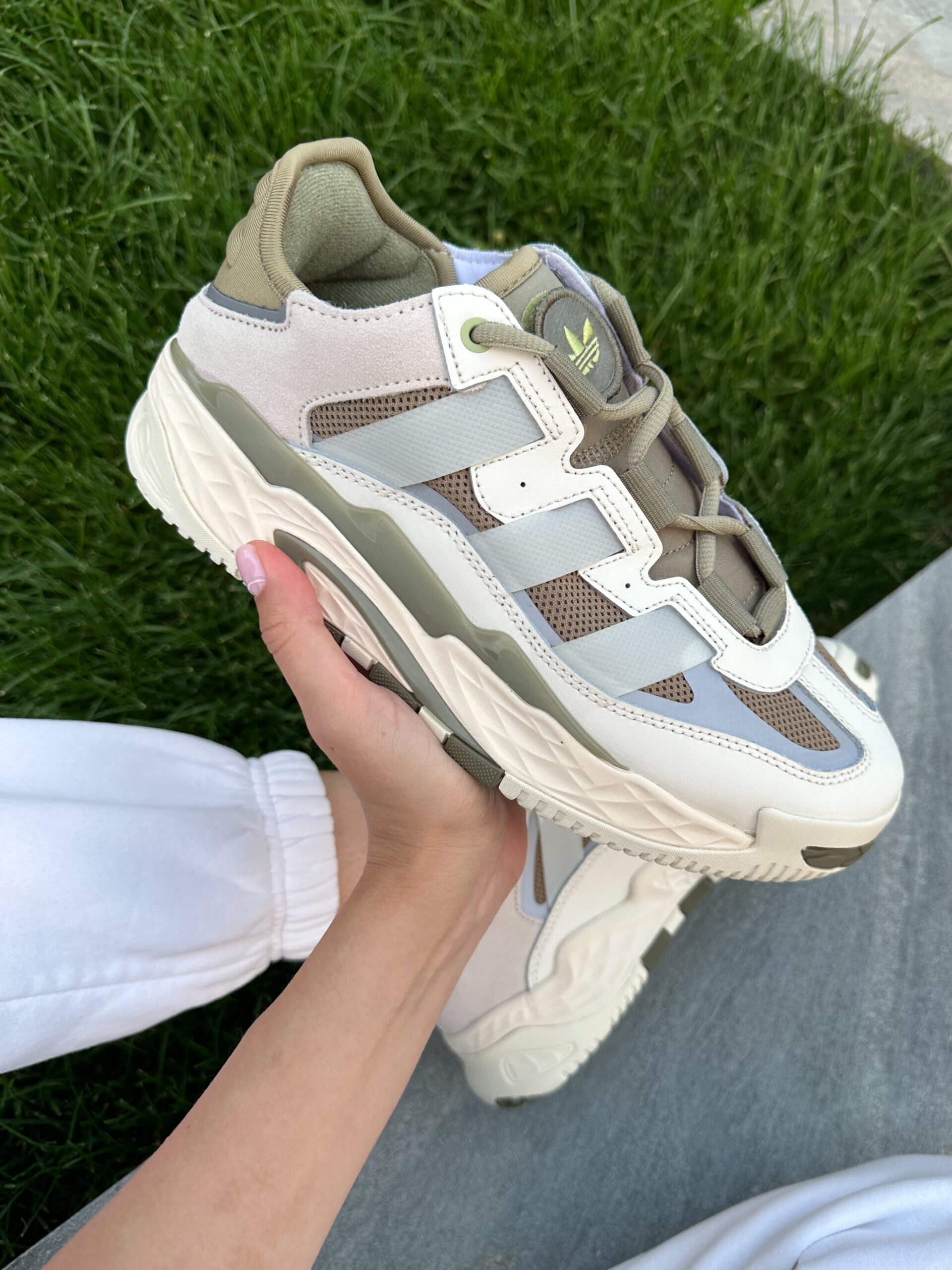 5c02804f-012b-48e7-a91b-0ee323a5702a Кеди Adidas Forum Low White Black зі шкіри — стиль і комфорт - Зображення 1