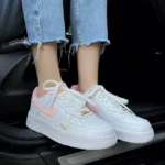 Кеди Air Force 1 Swoosh White/Pink — білі шкіряні кеди з рожевим логотипом