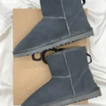 UGG Classic Mini II Boot Light Shade — жіночі замшеві уггі з овчиною