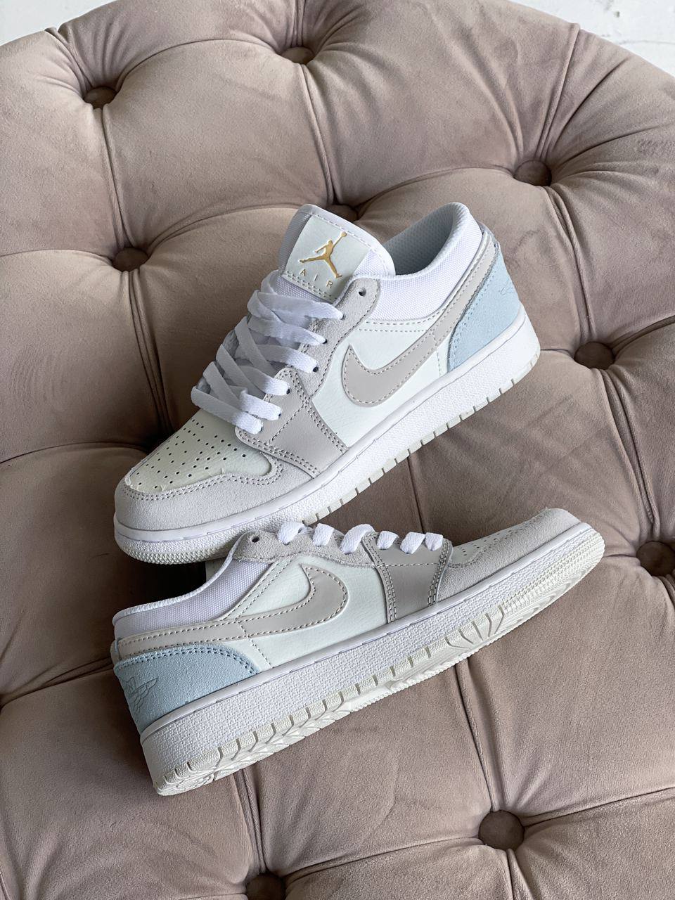 603a2ebf-fb96-4268-a8a7-9e9d31ee92b4 Air Jordan 1 Low purple ādas un zamšādas čības - Image 1