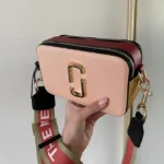 Сумка Marc Jacobs Snapshot Pink/Yellow Logo — стильна екошкіряна сумка
