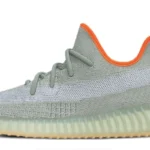 Yeezy 350 V2 Desert-Sage tennarit-Tekstiili Boost-pohjalla