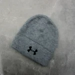 UNDER ARMOUR Grey acrylic hat-varm og stilig