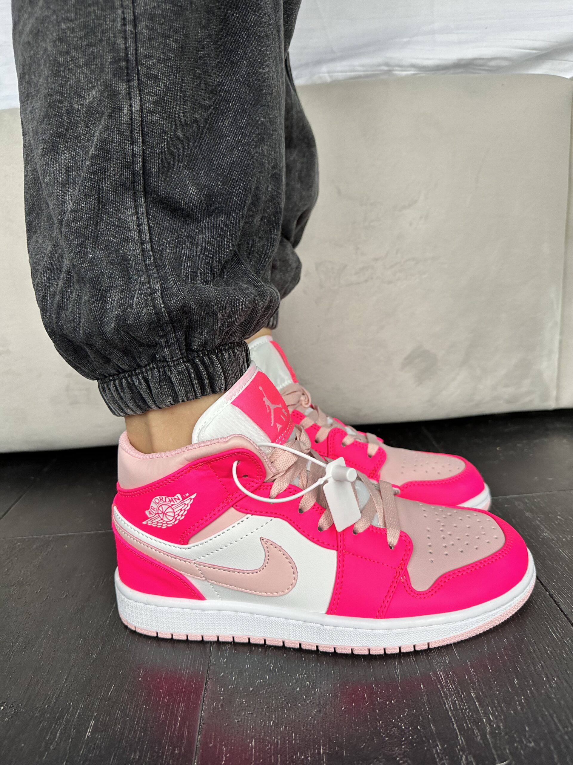 72c21d61-2c06-4afa-8b8f-f26d4c889ceb 1 Retro High Pink tossud-stiilsed nahast ja tekstiilist kõrged tossud - Image 1