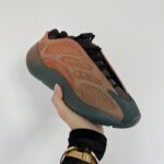 Кросівки Yeezy 700 v3 Fade текстильні для щоденного носіння