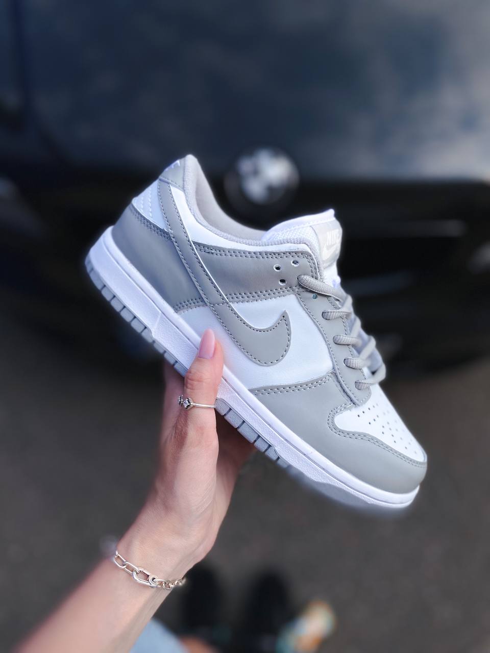 7c6a8156-d7d8-4557-9085-7d1b5922d60d Nike Dunk Low Light Grey Sneakers-stilige lærsko til hverdagsstil - Bilde 1