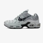 Nike Air Max Plus harmaat tennarit-nahkaa ja tekstiiliä pehmusteella