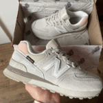 Sneakers New Balance 574 Beige White Peach in Cordura e pelle scamosciata