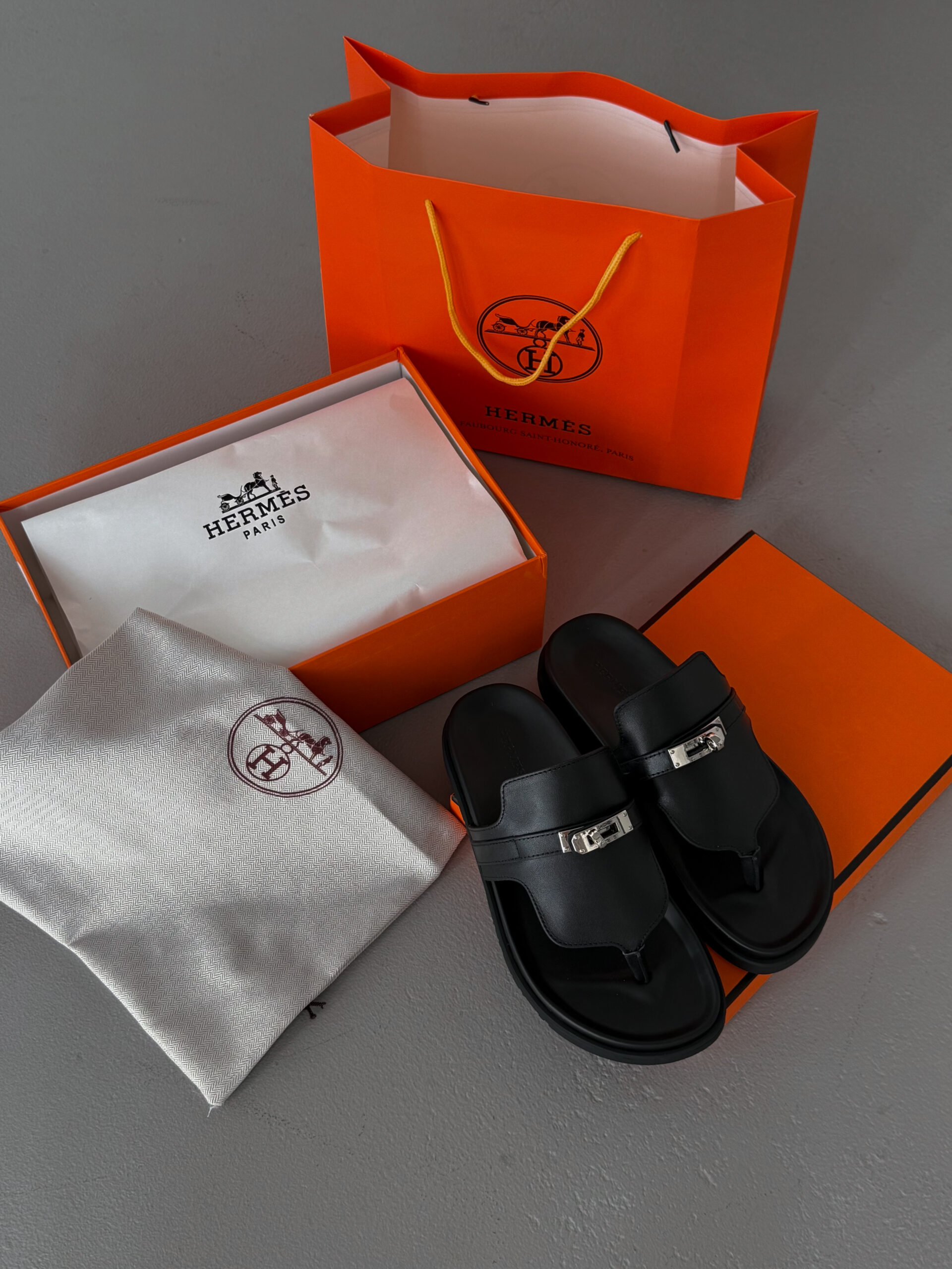 809ac8e2-12ee-468c-af42-9e11caf939ce Капці Empire Sandal Hermes Leather Black — шкіряні чоловічі шльопанці — изображение 1