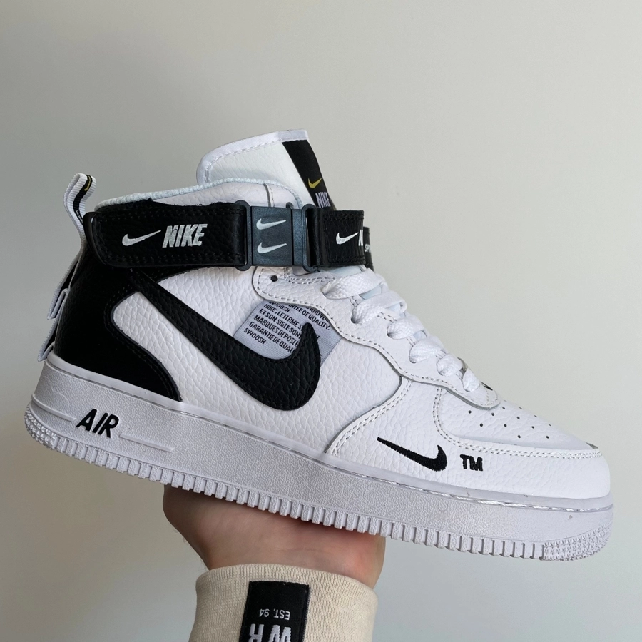8181777c-cd89-477c-b900-8708deb8202d Nike Air Force 1'07 Lv8 Ultra Høye Hvite Skinn Sneakers-stil og komfort - Bilde 1