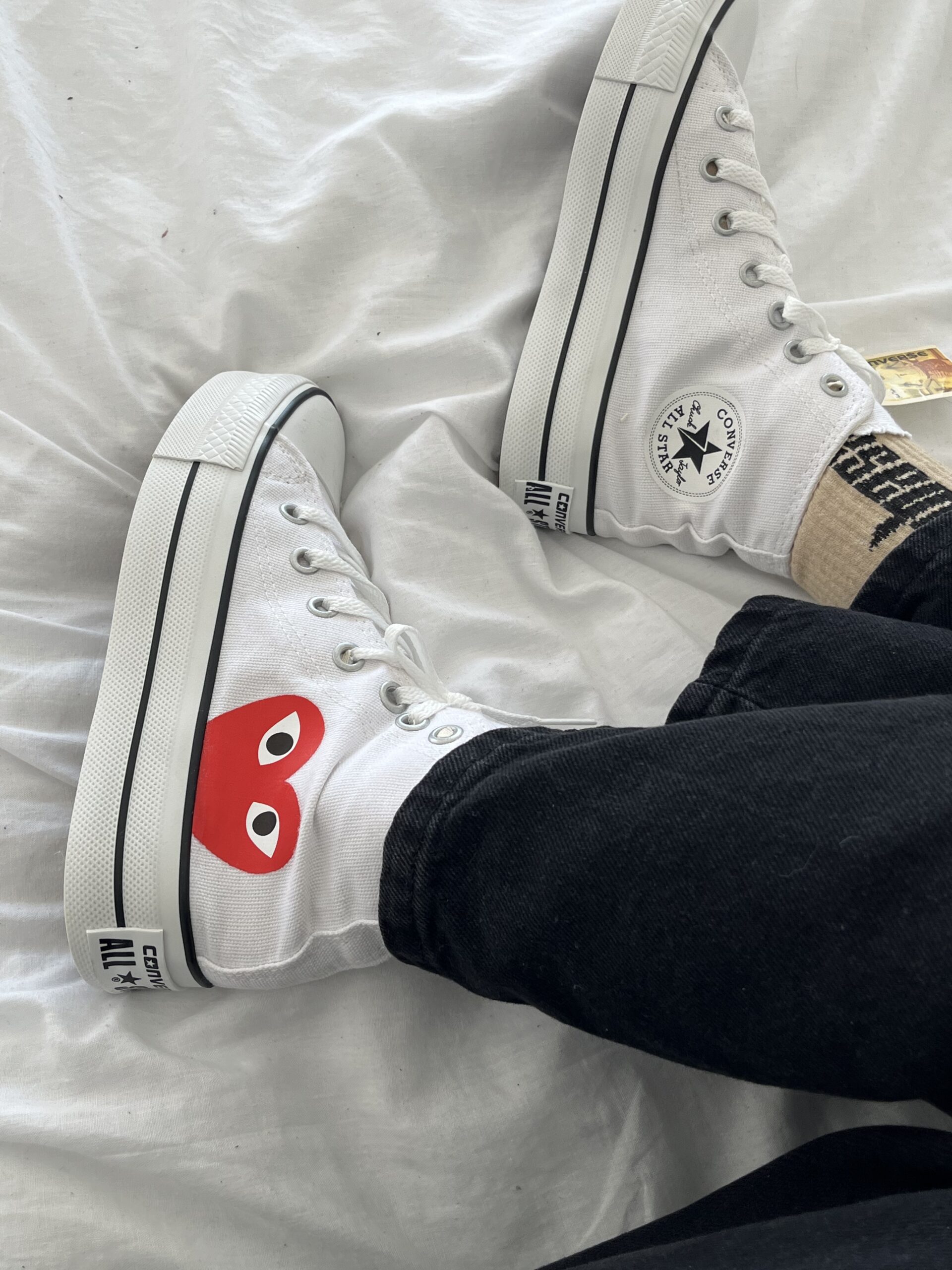 86bafe04-9bc4-44f4-8295-b7ece2066606 Кеди Comme Des Garçons Play White з текстилю для стильного образу - Зображення 1