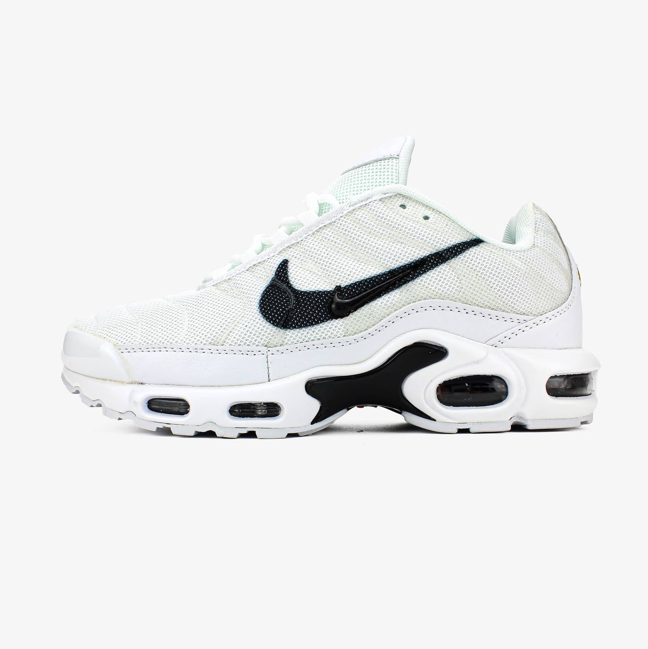 8aea4d19-ca65-42e8-9667-7db4167d165b Nike Air Max Plus double Swoosh white/Black running shoes — men's leather - Image 1