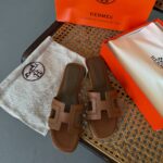 Hermes Oran Sandals Brown leather slippers-elegant and comfortable