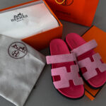 Капці Hermes Chyrpe Chèvre Velours Pink — жіночі замшеві шльопанці