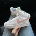 Кеди Air Force 1 White/Pink — стильні шкіряні кросівки у білому та рожевому