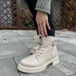 Valentino Garavani logo Cream Fur Sneakers aus echtem Leder