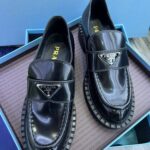 Prada Mustad loaferid - meeste lakknahast kingad