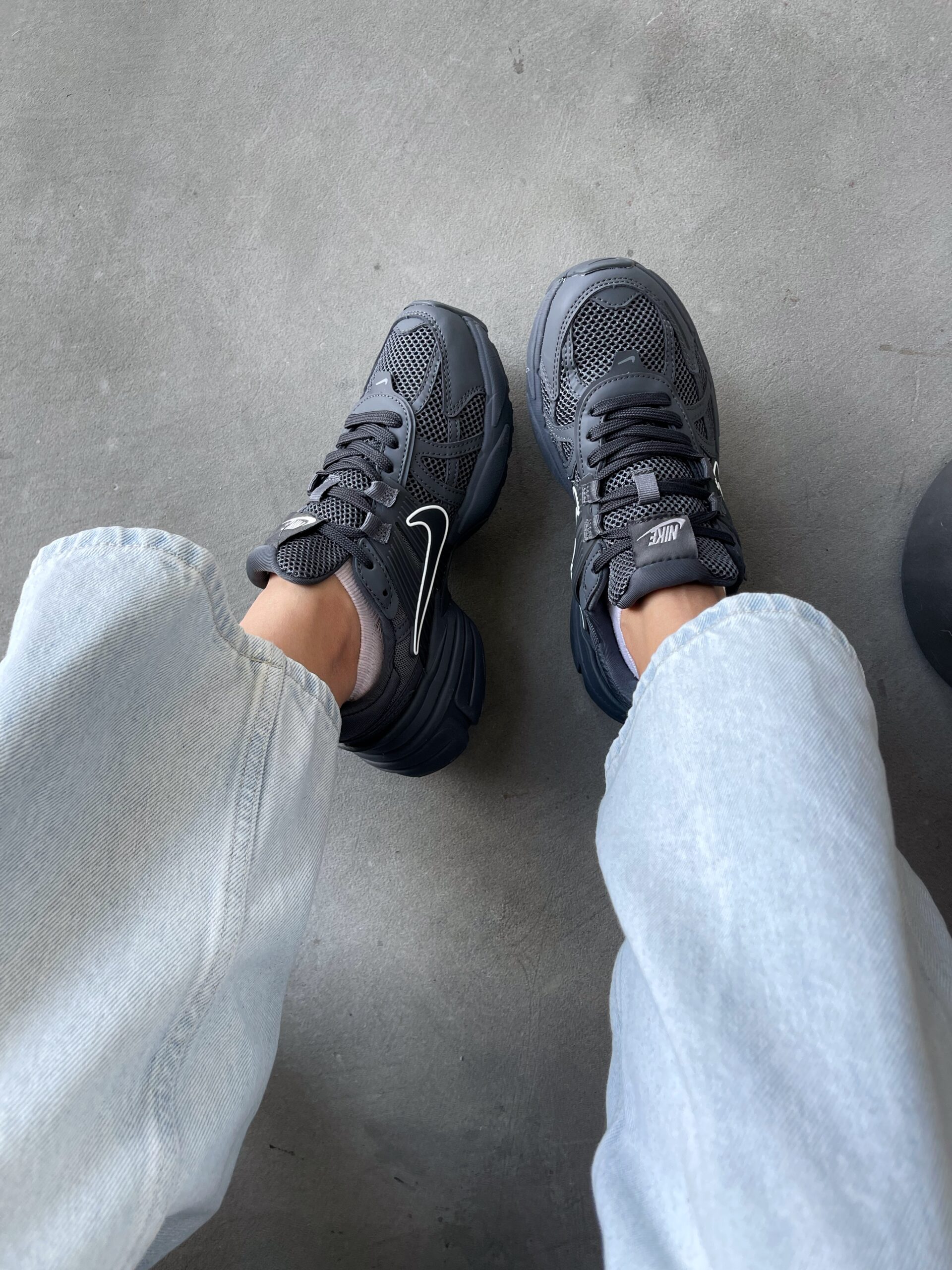 9fa137dc-84fd-47f6-afd2-44eb8587cd61 Кросівки Nike V2K Run Premium — легкі текстильні кросівки для щоденного руху - Зображення 1