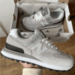 Sneakers New Balance 574 x Stone Island Grey - eleganti scarpe da uomo in pelle scamosciata